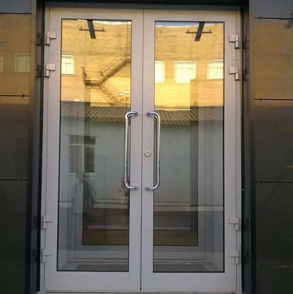 Алюминиевые входные двери REHAU фото