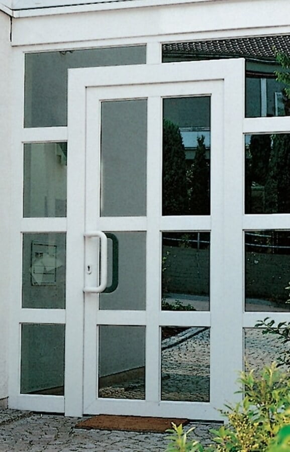 Входные двери РЕХАУ (REHAU) фото
